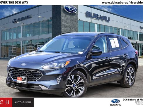 Used 2022 Ford Escape SE w/ SE Sport Appearance Package image 1