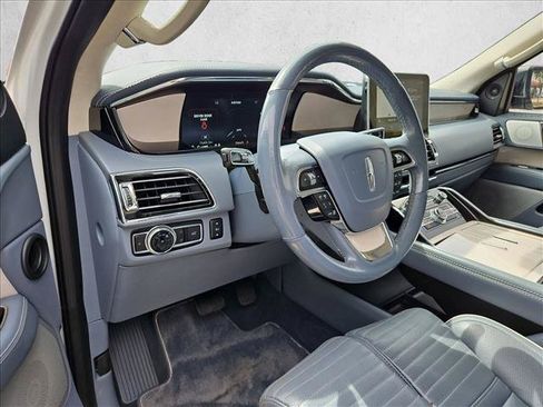 Used 2021 Lincoln Navigator Black Label w/ Cargo Convenience Package AWD/4WD image 10