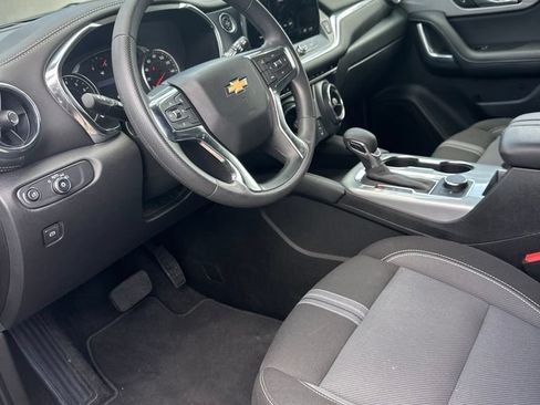 Used 2025 Chevrolet Blazer LT FWD image 4