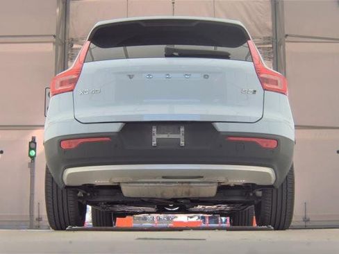 Certified 2025 Volvo XC40 B5 Core image 6