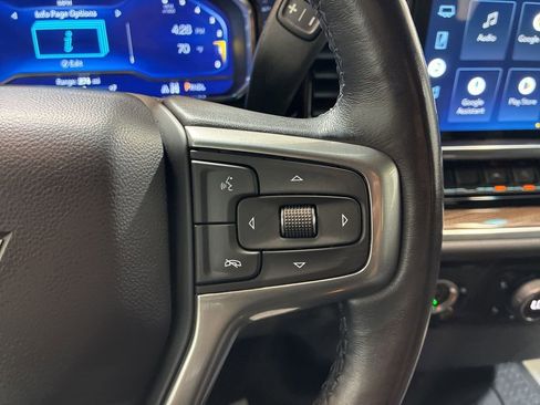 Used 2022 Chevrolet Silverado 1500 LT AWD/4WD image 29
