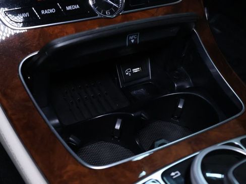 Used 2019 Mercedes-Benz E 300 4MATIC image 34