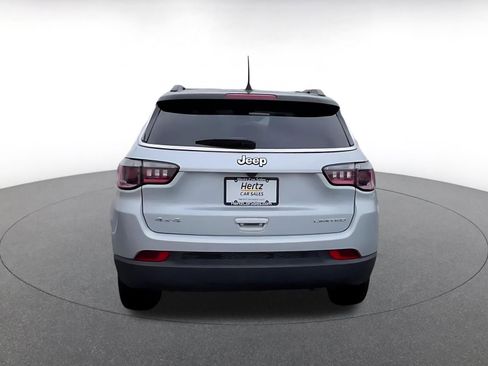 Used 2025 Jeep Compass Limited image 12