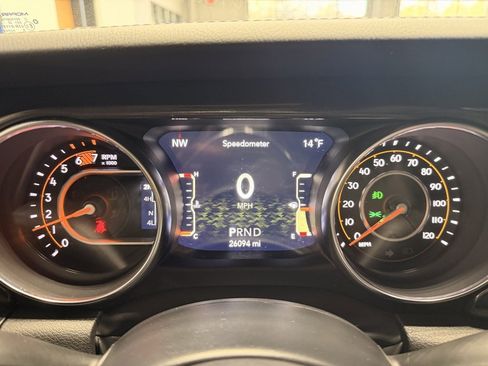 Used 2022 Jeep Wrangler Unlimited Sahara image 29