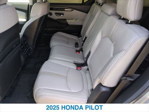 Certified 2025 Honda Pilot EX-L image 22