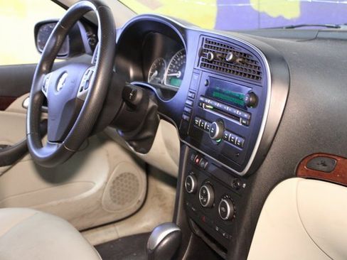 Used 2008 Saab 9-3 2.0T w/ Moonroof Package image 10