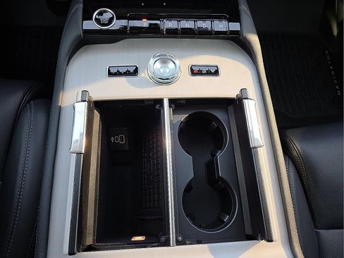 New 2025 Lincoln Navigator Reserve image 25