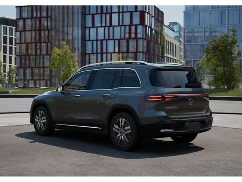 Used 2025 Mercedes-Benz EQB 250+ image 28