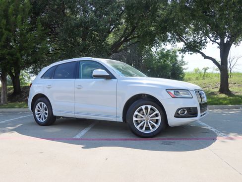 Used 2014 Audi Q5 2.0T Premium Plus w/ Premium Plus Package AWD/4WD image 1