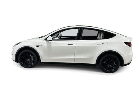 Certified 2023 Tesla Model Y AWD image 3