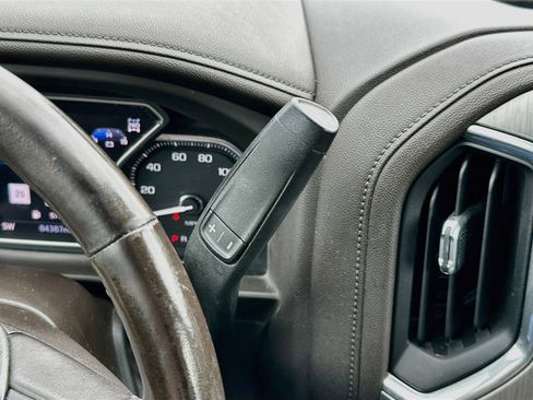 Used 2022 GMC Sierra 2500 Denali w/ Denali Black Diamond Edition AWD/4WD image 25