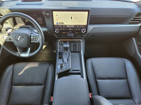 Used 2025 Lexus GX 550 image 32