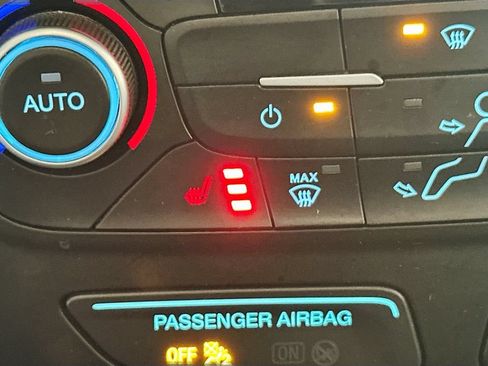 Used 2018 Ford Escape SE w/ SE Sport Appearance Package FWD image 18
