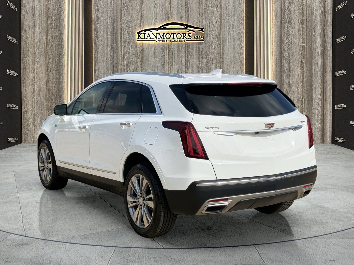 Used 2024 Cadillac XT5 Premium Luxury FWD image 5