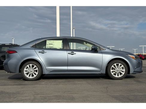 Used 2026 Toyota Corolla XLE FWD image 3