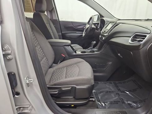Used 2018 Chevrolet Equinox LT FWD image 24