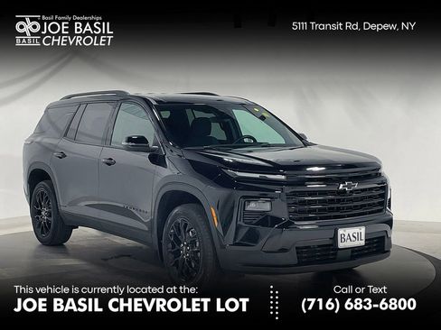 Used 2025 Chevrolet Traverse LT w/ Midnight/Sport Edition AWD/4WD image 1