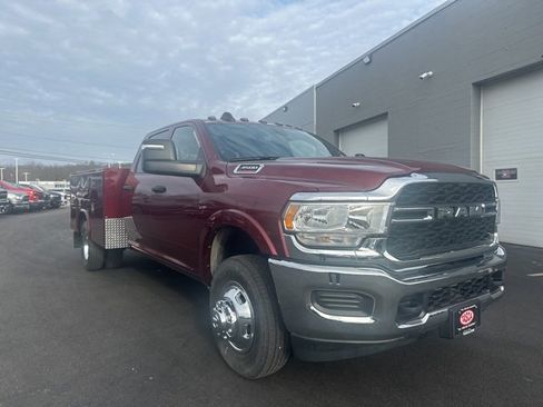 New 2023 RAM 3500 Tradesman w/ Chrome Appearance Group image 1