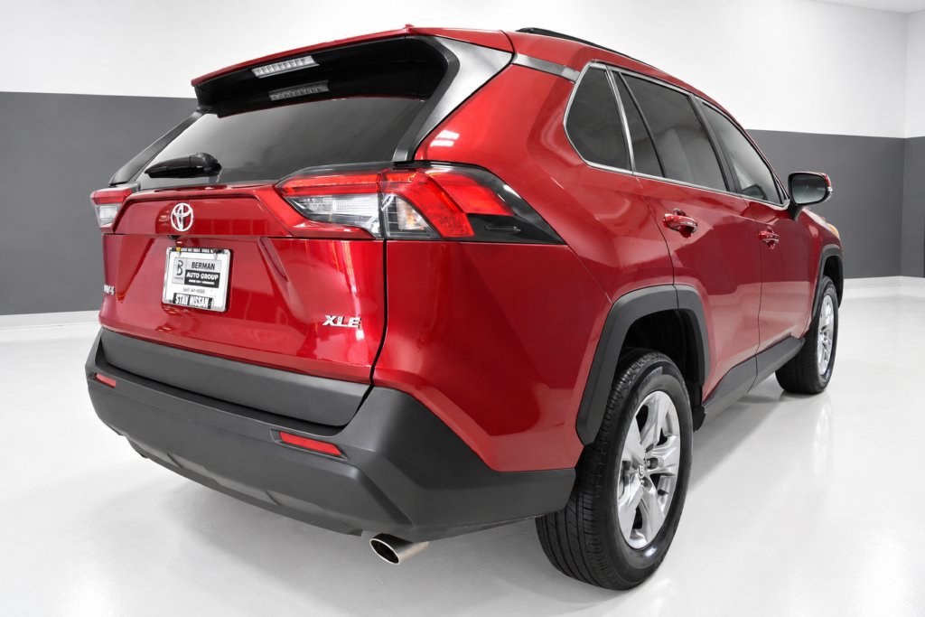 Used 2025 Toyota RAV4 XLE FWD image 8