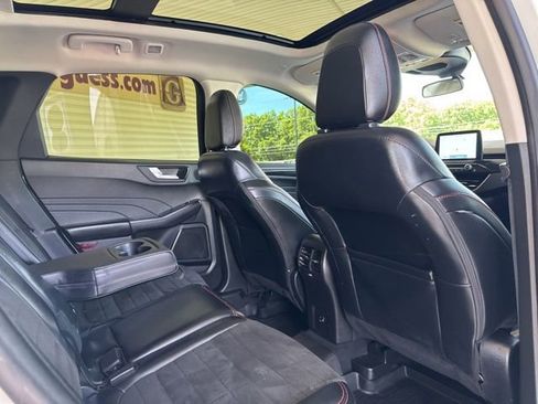 Used 2022 Ford Escape SEL w/ SEL Stealth AWD Package image 5