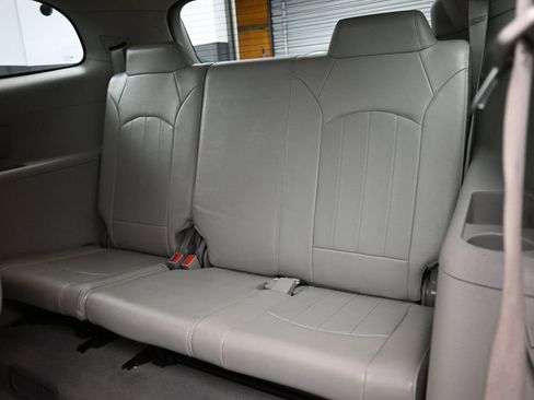 Used 2017 Buick Enclave Leather AWD/4WD image 40