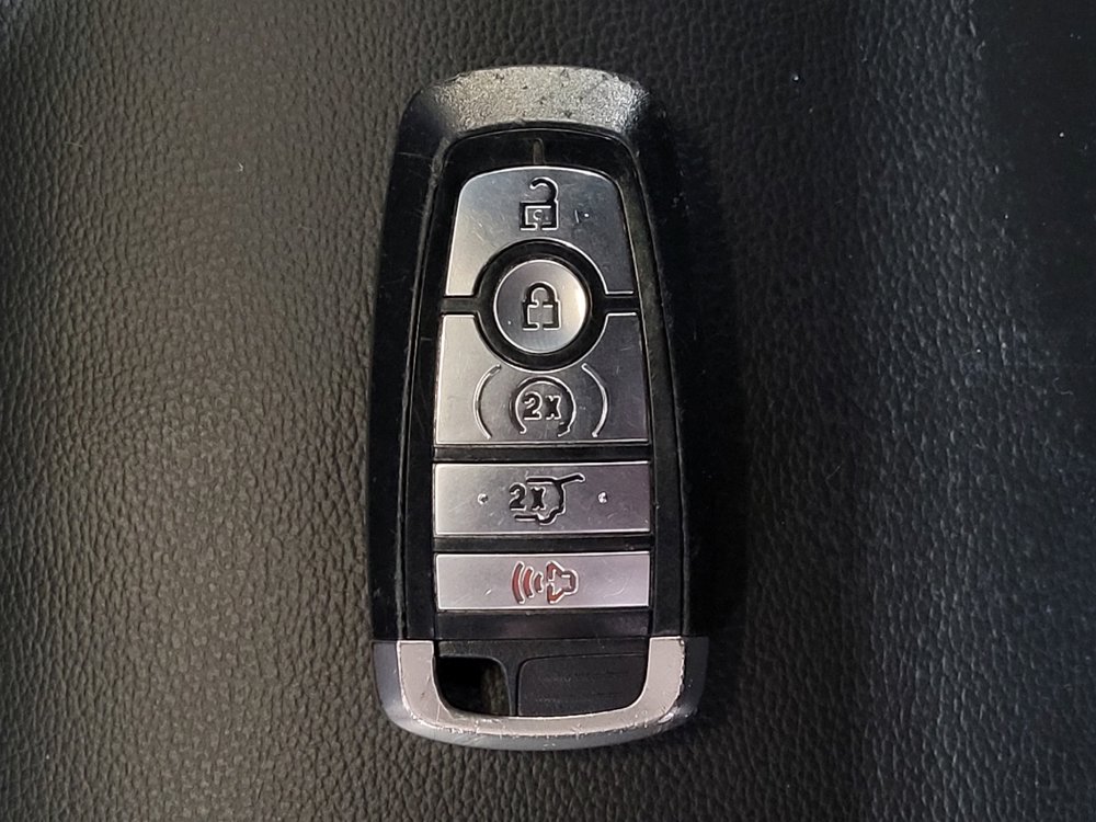 Used 2020 Ford Explorer XLT w/ Equipment Group 202A RWD image 32