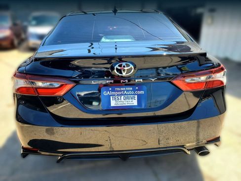 Used 2021 Toyota Camry SE FWD image 12