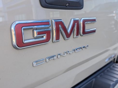 Used 2022 GMC Canyon AT4 w/ Trailering Package image 11