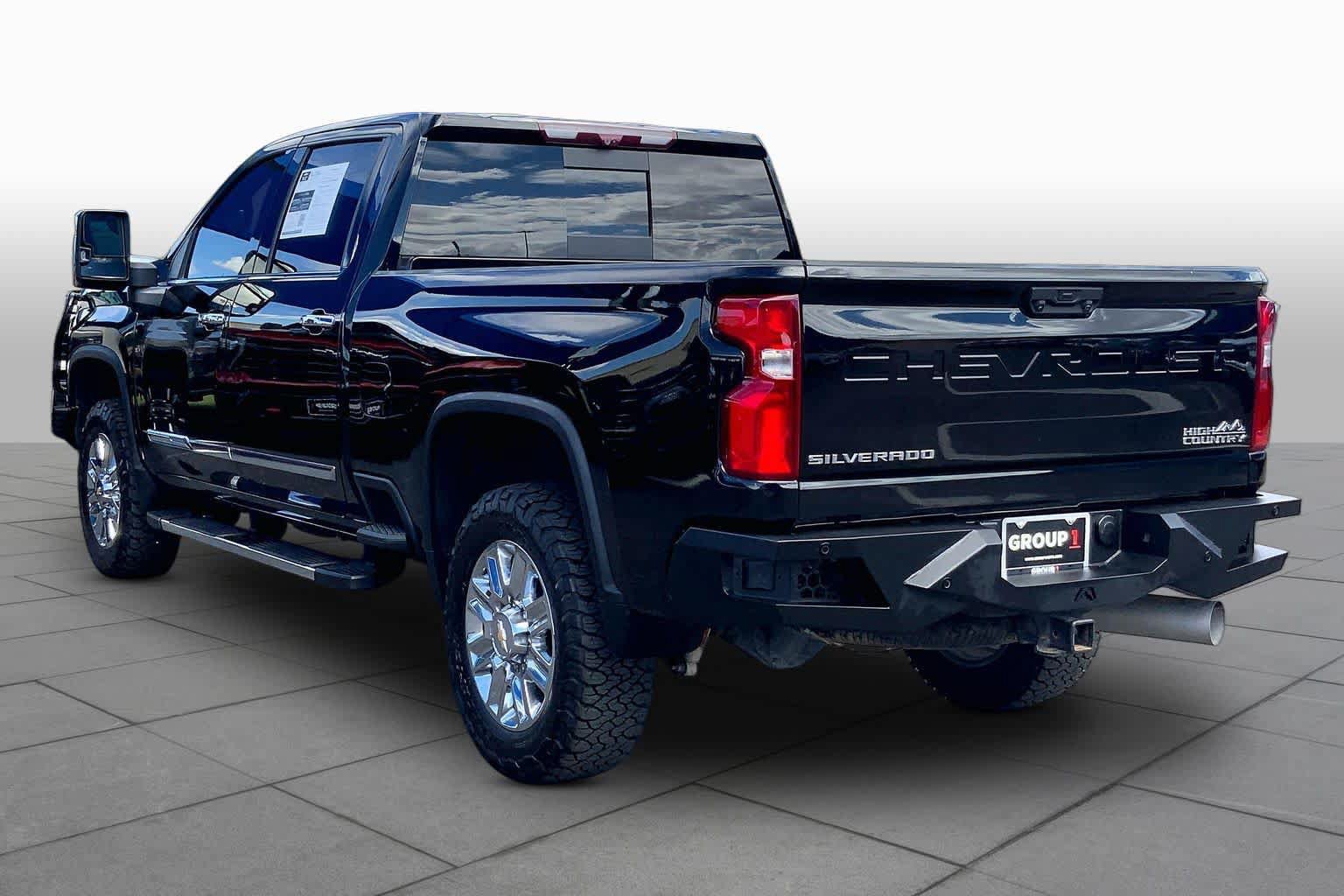 Used 2024 Chevrolet Silverado 2500 High Country w/ Technology Package AWD/4WD image 12