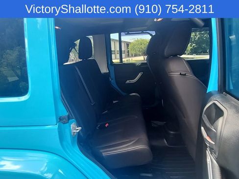 Used 2018 Jeep Wrangler Unlimited Sahara AWD/4WD image 25