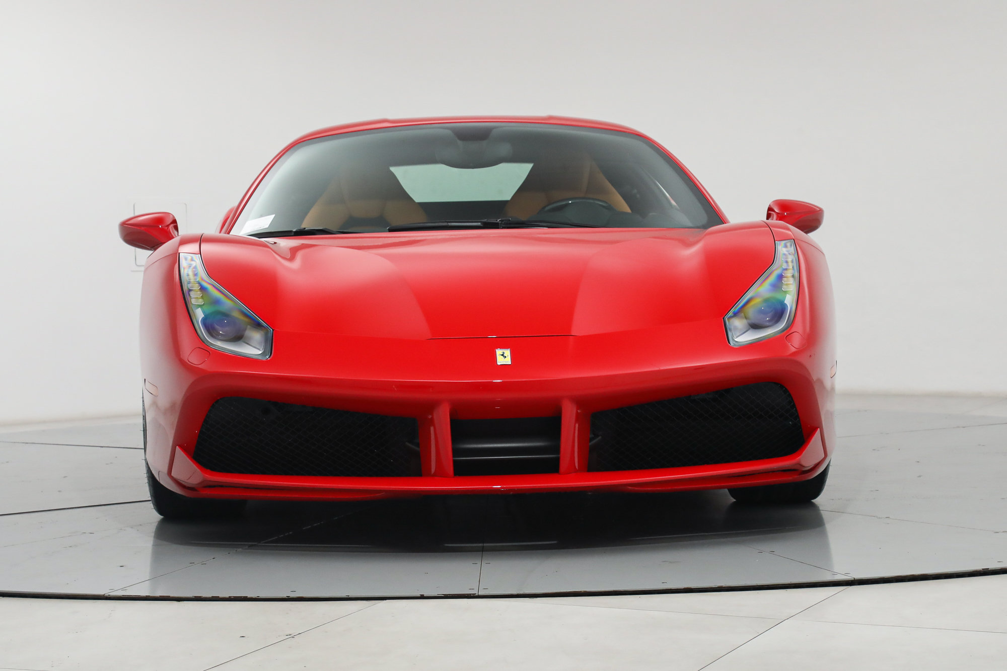 Used 2018 Ferrari 488 GTB RWD image 12