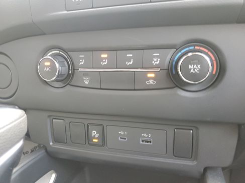 Certified 2024 Nissan Frontier SV w/ Technology Package image 21