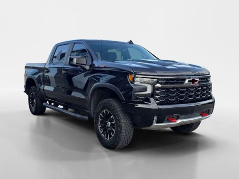 Used 2023 Chevrolet Silverado 1500 ZR2 w/ Technology Package image 9