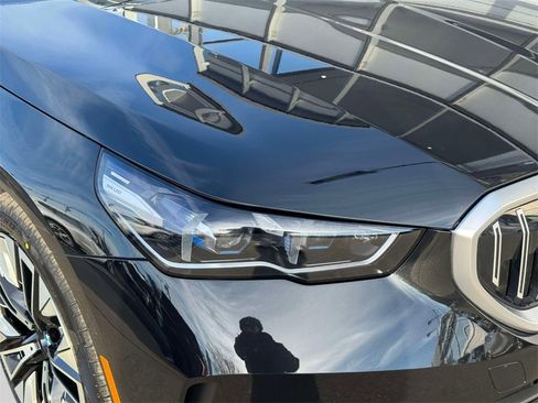 Certified 2025 BMW i5 xDrive40 w/ Premium Package image 9