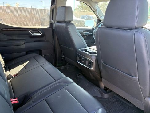 Used 2025 GMC Sierra 1500 SLT image 7