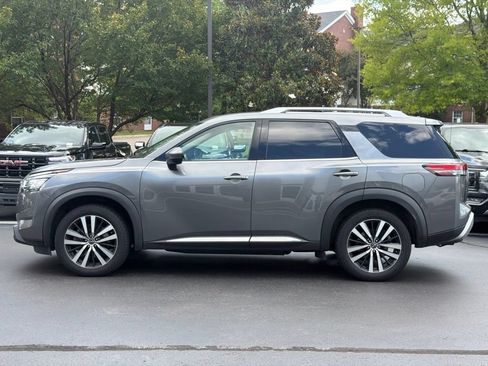 Used 2023 Nissan Pathfinder Platinum AWD/4WD image 2