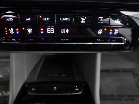 Used 2023 Chevrolet Bolt EUV Premier w/ Sun & Sound Package image 7