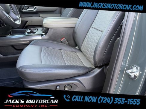 Used 2025 Chevrolet Silverado 2500 ZR2 w/ Technology Package image 26