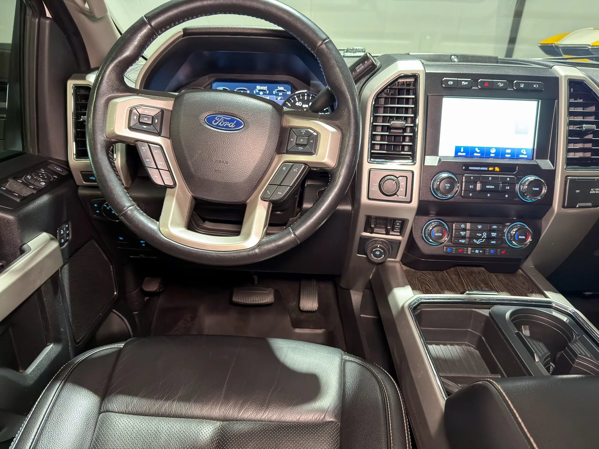 Used 2021 Ford F350 Lariat AWD/4WD image 12