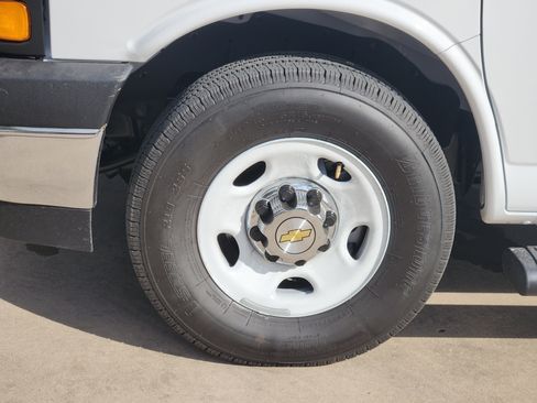New 2025 Chevrolet Express 3500 LT w/ LT Preferred Equipment Group image 16