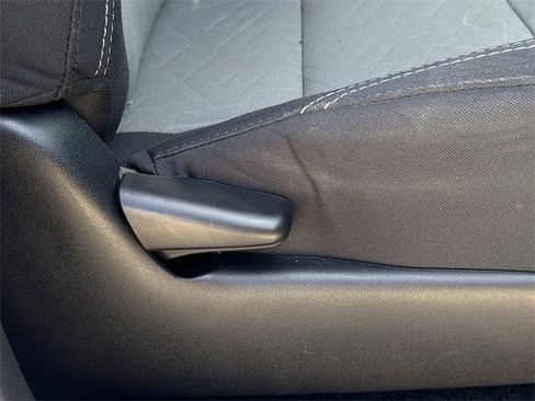 Used 2021 Toyota Tacoma TRD Off-Road image 31