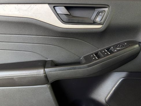 Used 2022 Ford Escape SE w/ SE Sport Appearance Package FWD image 11