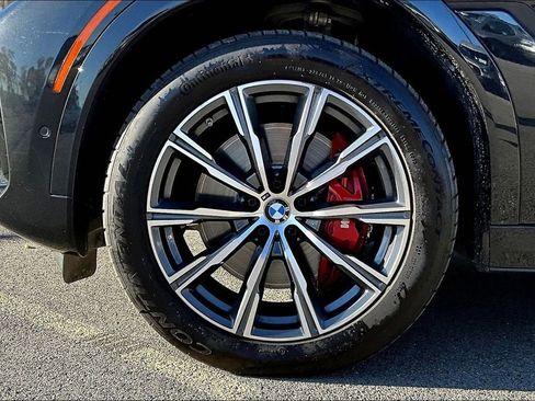 Used 2022 BMW X6 xDrive40i w/ M Sport Package image 9
