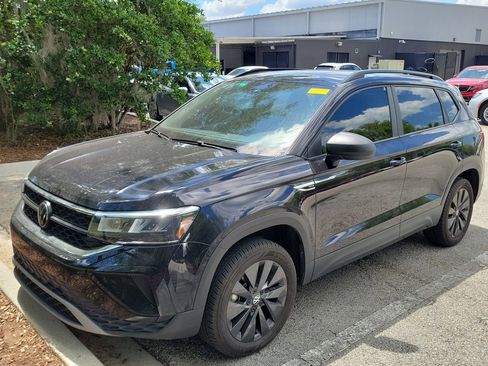 Used 2023 Volkswagen Taos S FWD image 1