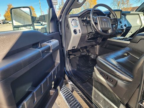 Used 2013 Ford F250 Lariat w/ Chrome Pkg image 23
