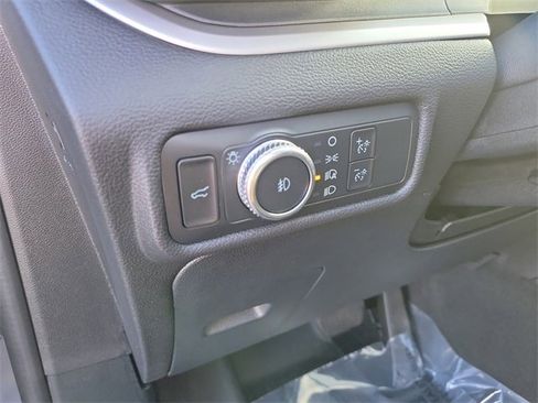 Used 2022 Ford Explorer XLT w/ Equipment Group 202A image 22