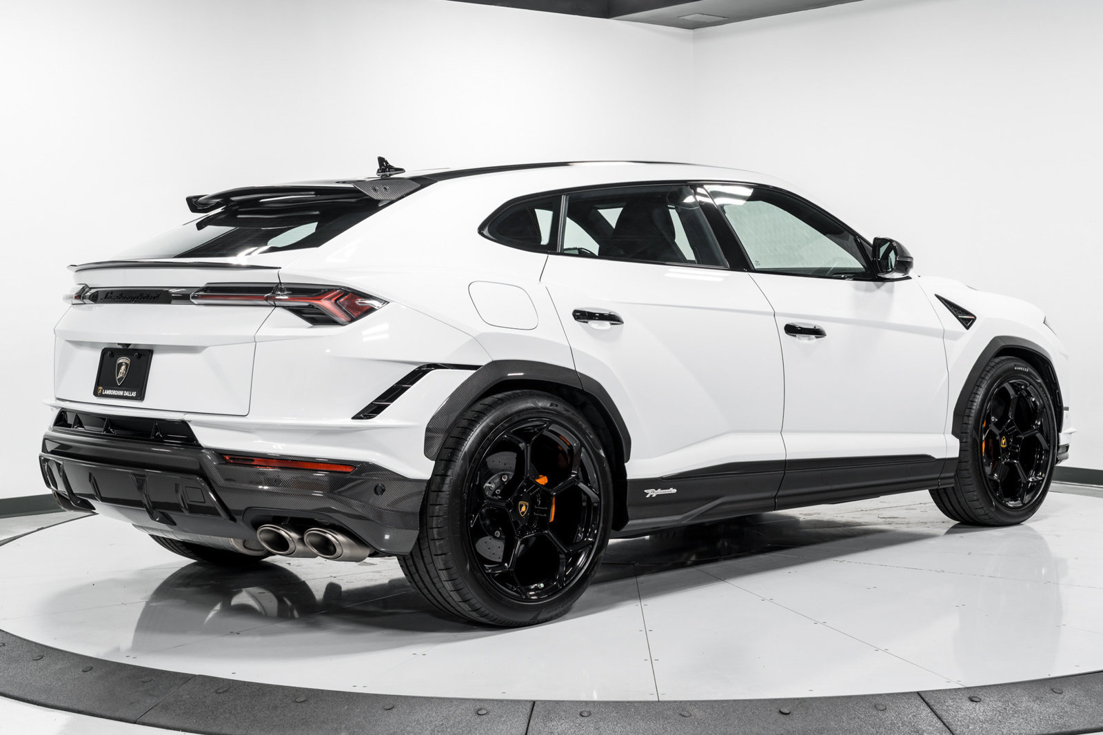 Used 2024 Lamborghini Urus Performante AWD/4WD image 3