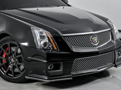 Used 2013 Cadillac CTS V image 3