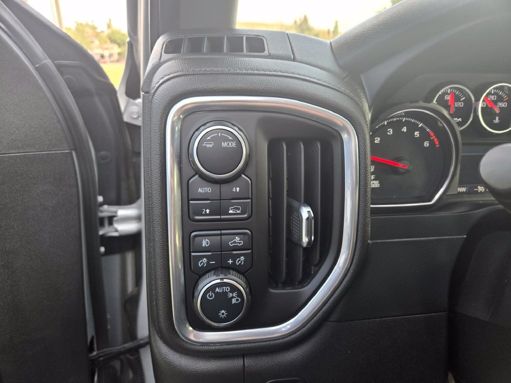 Used 2021 Chevrolet Silverado 1500 RST AWD/4WD image 13
