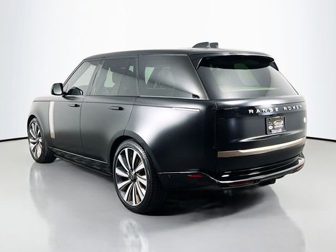 Used 2025 Land Rover Range Rover SV AWD/4WD image 7